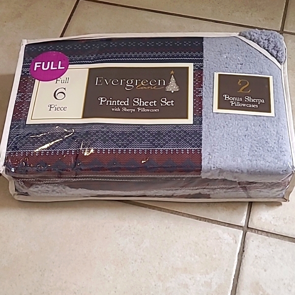 evergreen lane Other - Evergreen Lane Full 6 Piece Printed Sheet Set Flat Fitted Sherpa Pillowcases